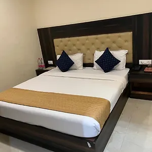 Hotel Ivy Plaza Luxury, New Delhi